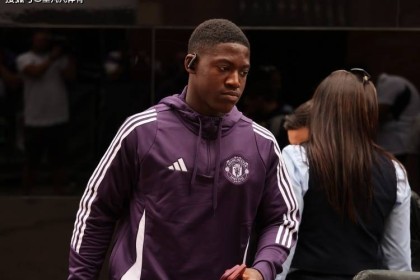 一日英超动向：曼联门将婉拒其他邀约，多纳鲁马正式被蓝月注册