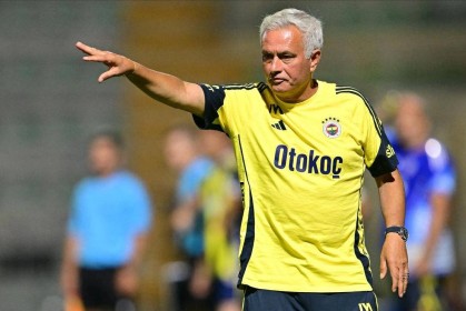 穆帅率队迎第4胜，费内巴切1-0击败意甲劲旅拉齐奥