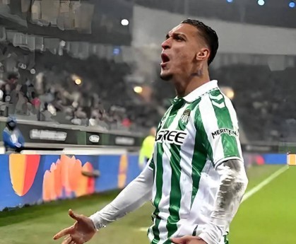 从曼联弃将到西甲宠儿！安东尼换联赛重生，新赛季首秀能否再出彩？